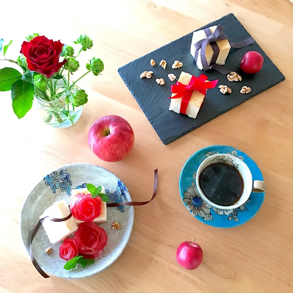 ミニキューブパンで朝ごはん🍎
お天気良くないから今日はのんびり本でも読もう♪|jarinkoさん