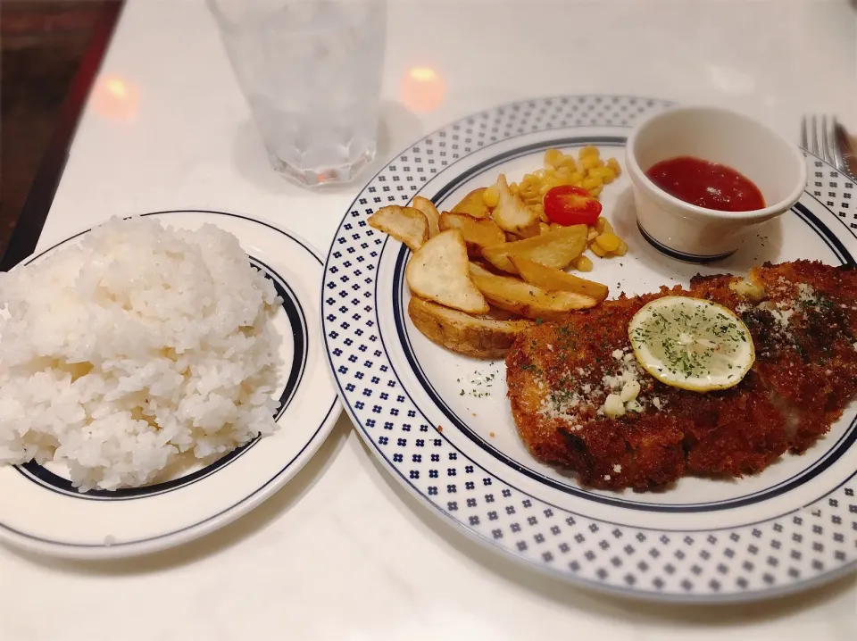 Snapdishの料理写真:チーズカツレツランチ|chan mitsuさん