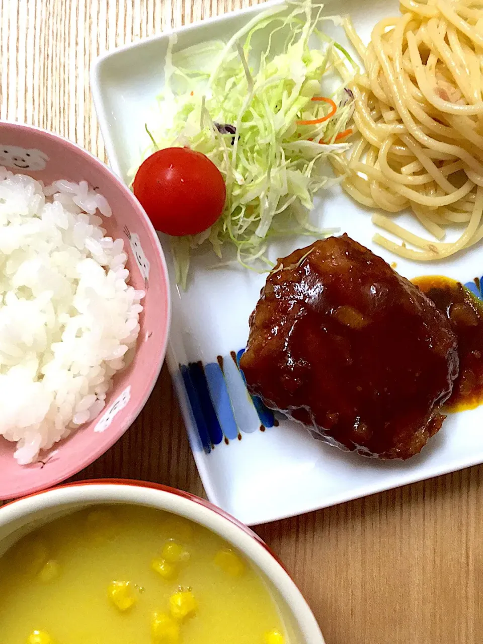 Snapdishの料理写真:#ムスメご飯 

煮込みハンバーグ、ツナマヨスパゲティー、サラダ、コーンスープ、ご飯|mossan＠OSAKAさん