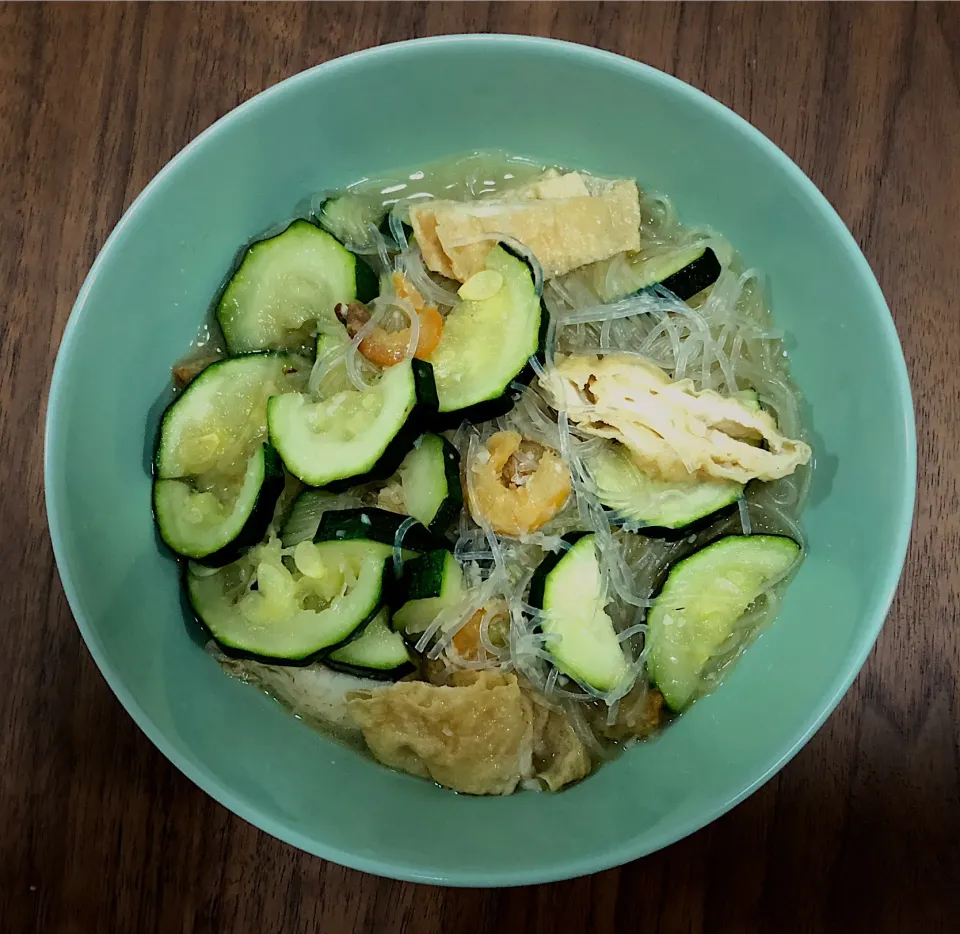 Zucchini stir fry with dried prawns, fishmeat beancurd and glass noodles|Anita Chiamさん