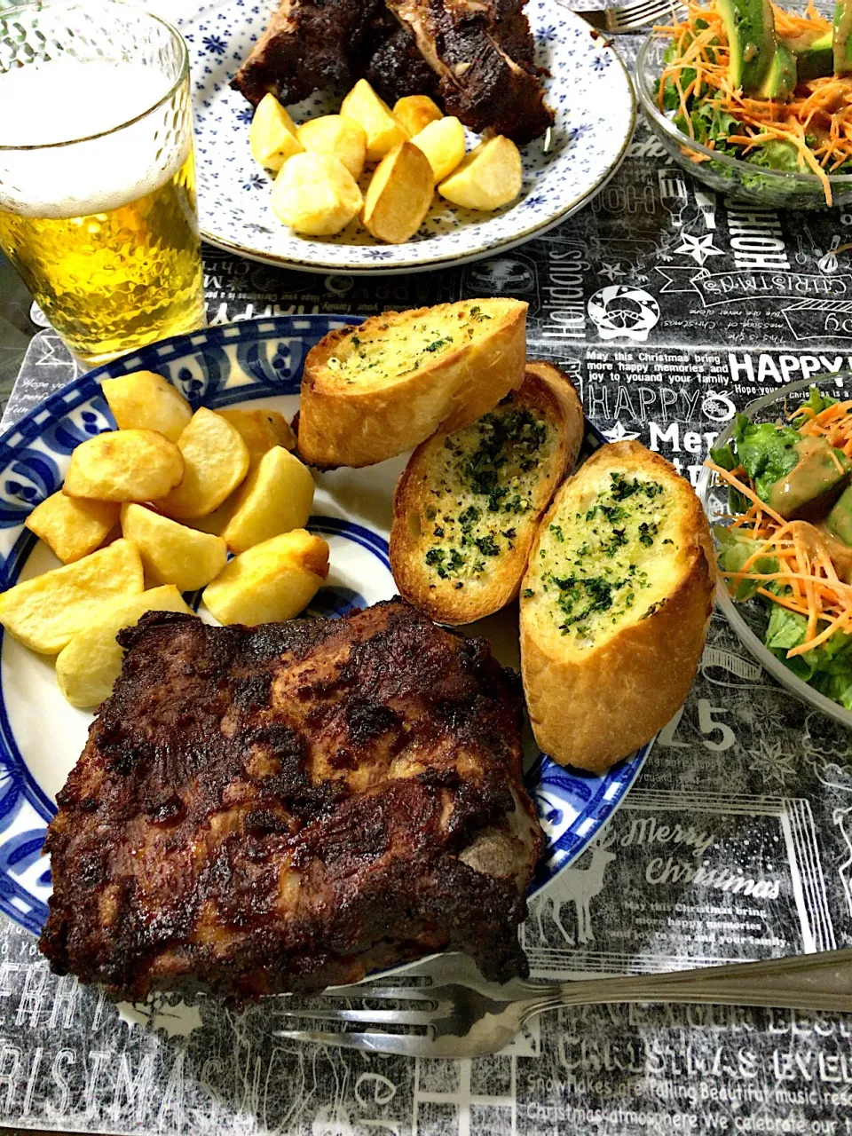 Pork spear ribs bbq and garlic bread|kelly ighiriaroさん