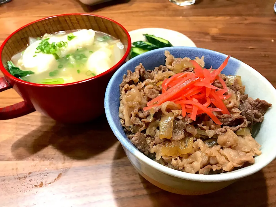 和牛丼🐃と水餃子スープ！ 意外とさっぱり脂で満腹(*ˊᵕˋ*)੭ ੈ|ゆたんさん