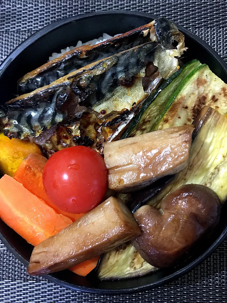 鯖、ズッキーニ、茄子、椎茸、人参、南瓜、蓮根、プチトマト#お弁当 #bento #lunch #vegetable #|aiさん