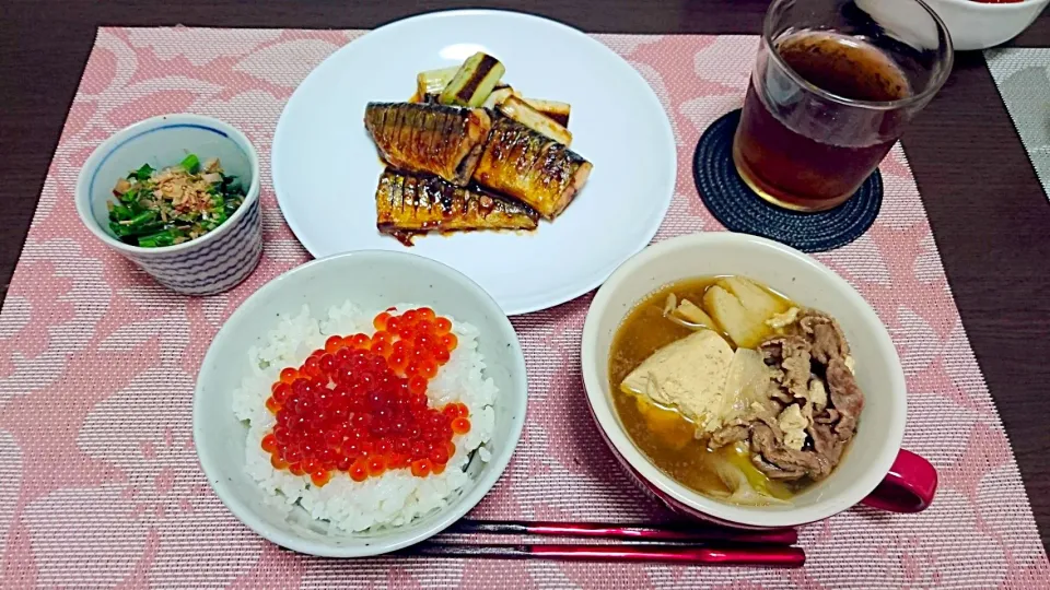 Snapdishの料理写真:さんまの照り焼き、芋煮、いくらごはん、ほうれん草！|みんさん