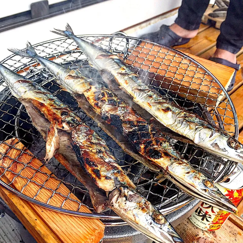 七輪で秋刀魚パーティー🐟🔥|ぽっちゃんさん