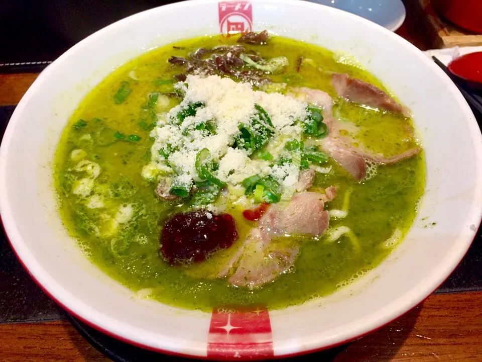 Tonkotsu base + pesto Parmesan ramen at Nagi|Emmaさん