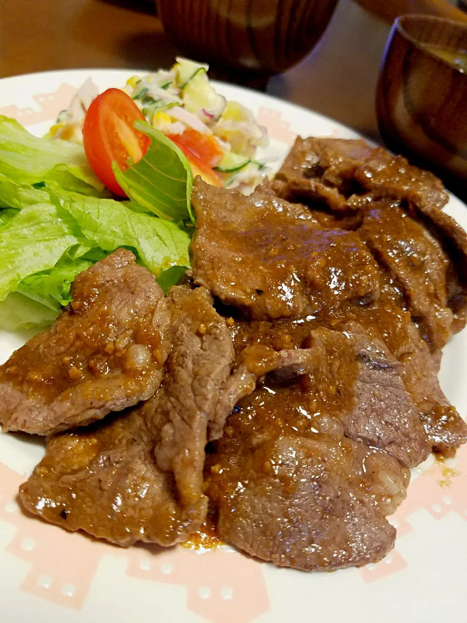 今日は焼肉定食❗|ふりるさん