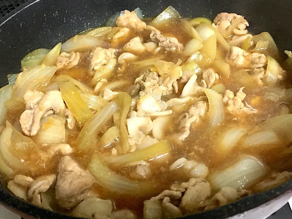 豚丼🎵（フライパンのままなのでご飯にはまだ載せてません。）|あやとん♪さん