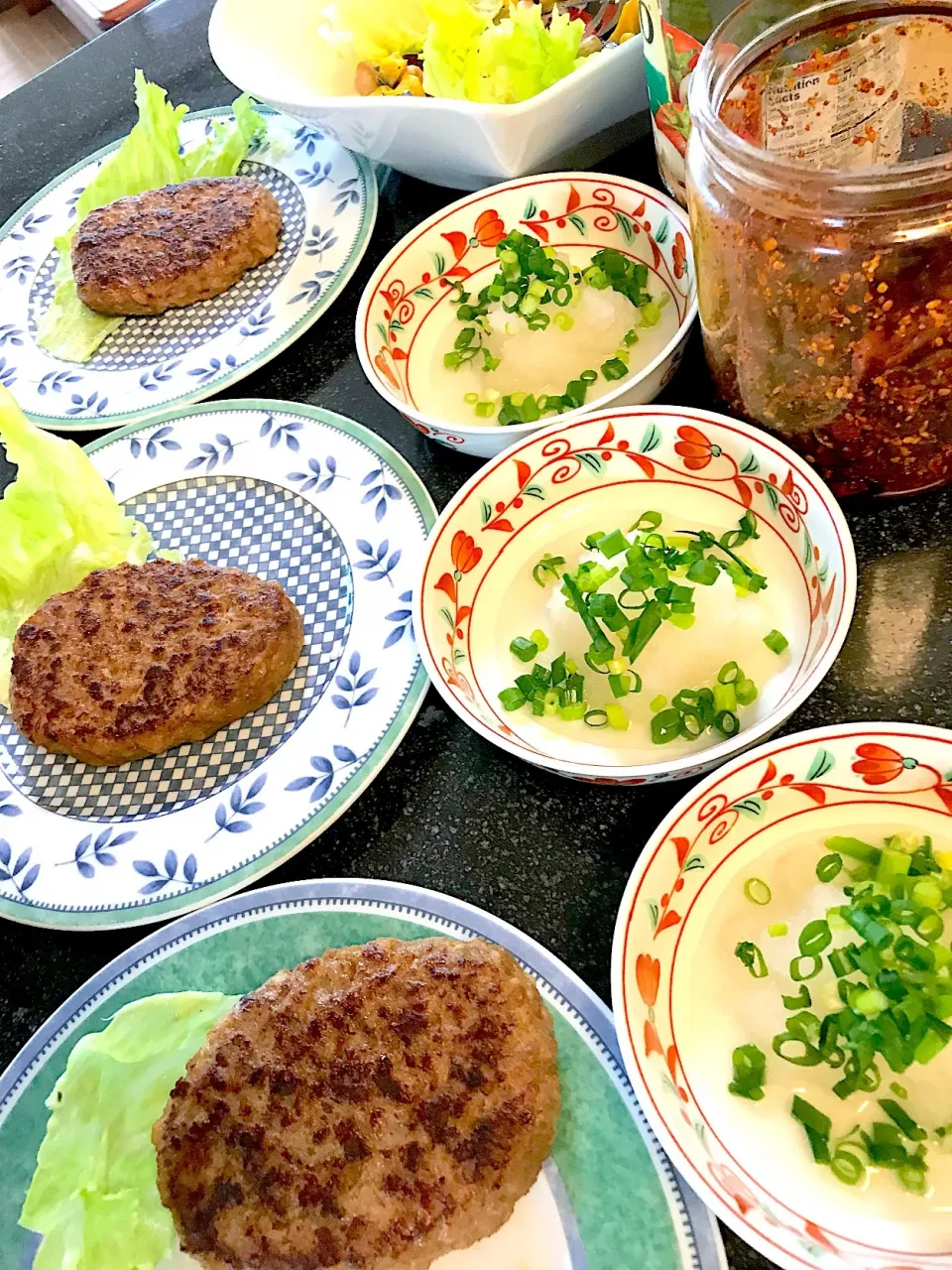 和風ハンバーグを大根おろしと 食べる辣油で夜ご飯|シュトママさん