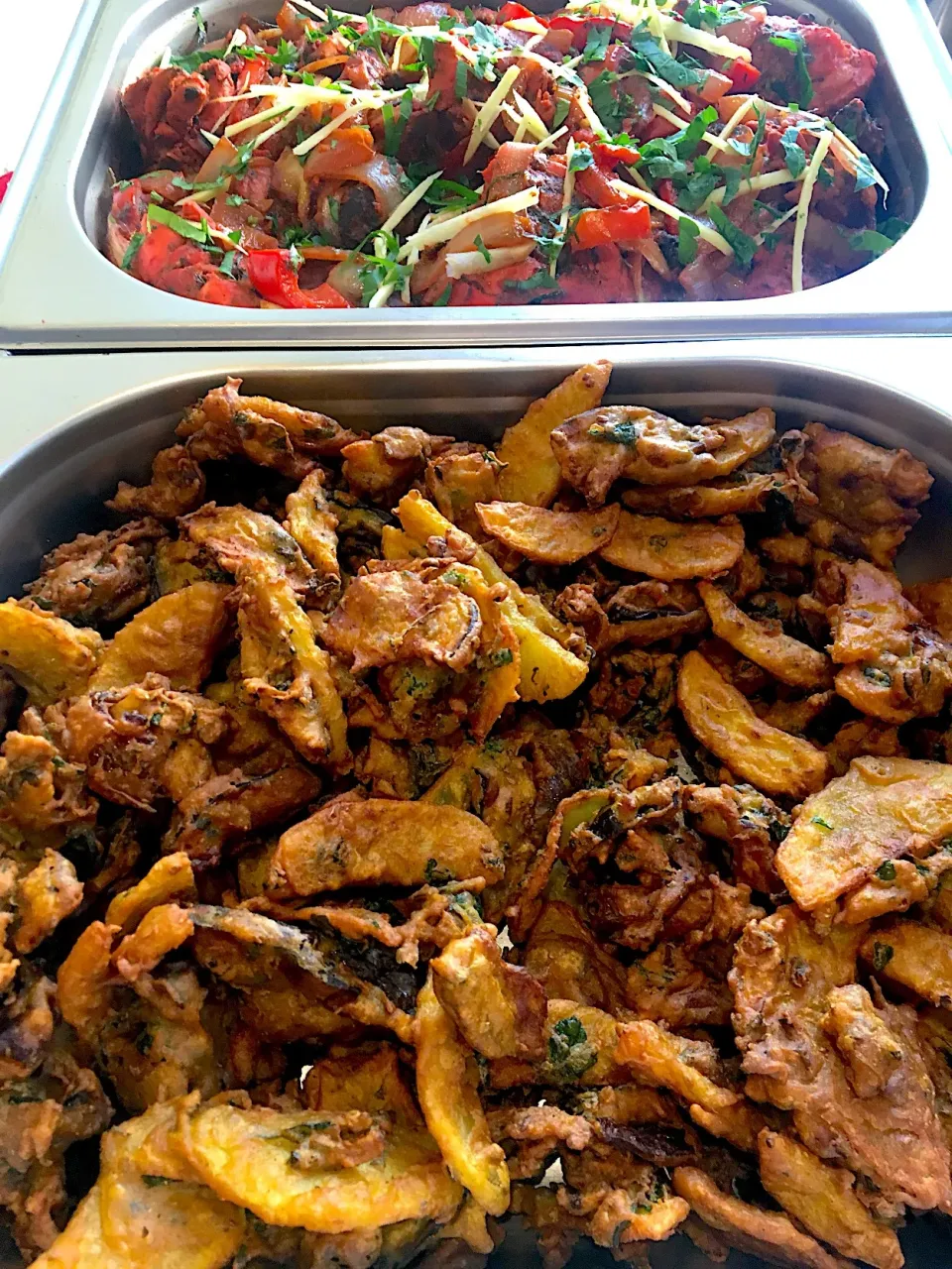 Mix pakoras and tandoori chicken|info@gagans.deさん