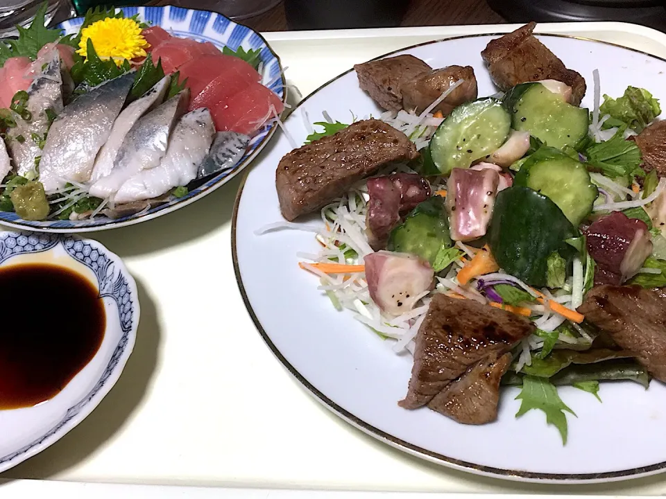 水菜と大根や人参に羊肉とタコのワサビ和えのサラダ➕マグロと鰯の刺身|詳智　片山さん