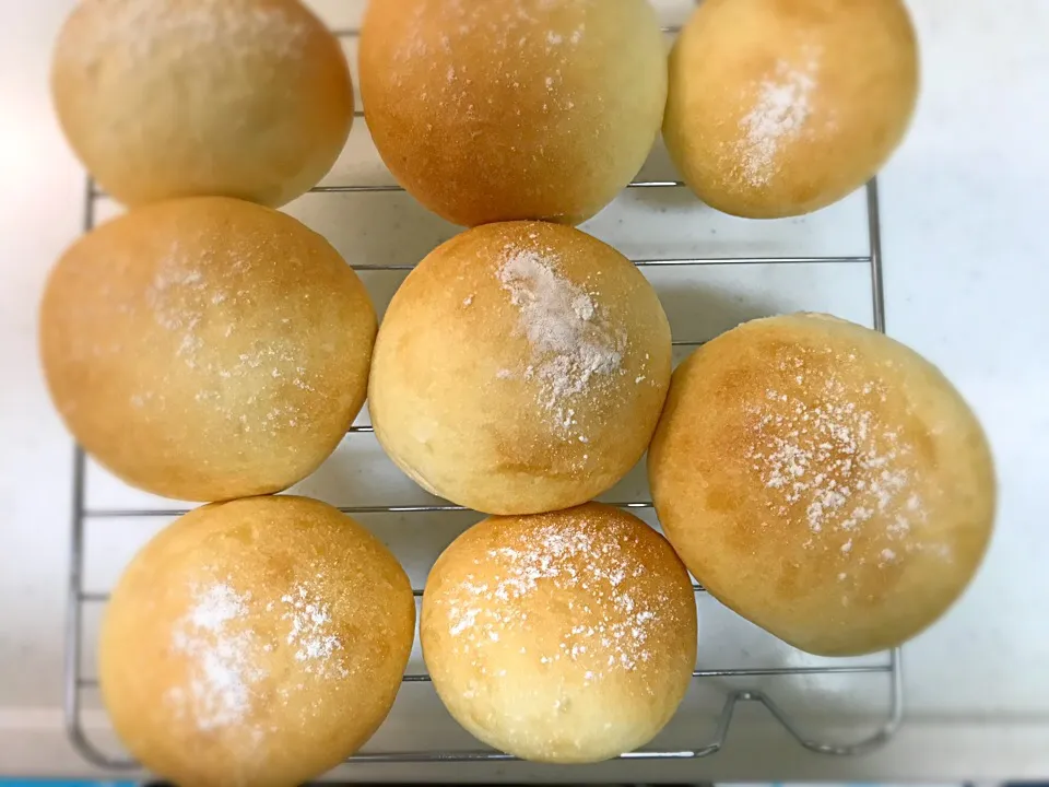 あま〜い、ふわふわパン🍞練乳入り|ゆだともさん