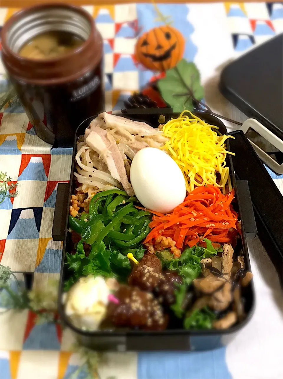 Snapdishの料理写真:旦那ちゃん弁当🎶
ビビンバ丼
ポテサラ
ミートボール
ひじきと糸こんの煮物|BooBooさん