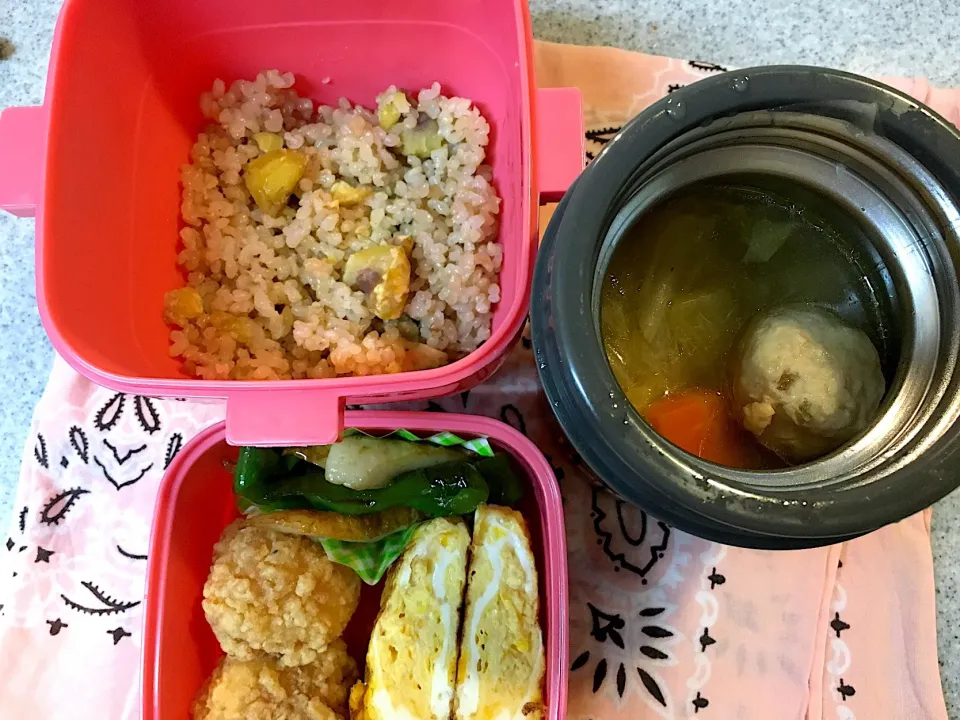 ♫今日のお弁当♫〜肉団子スープ、栗ご飯、だし巻き卵、竜田揚げ、ピーマンとちくわの甘辛炒め〜|Satokoさん