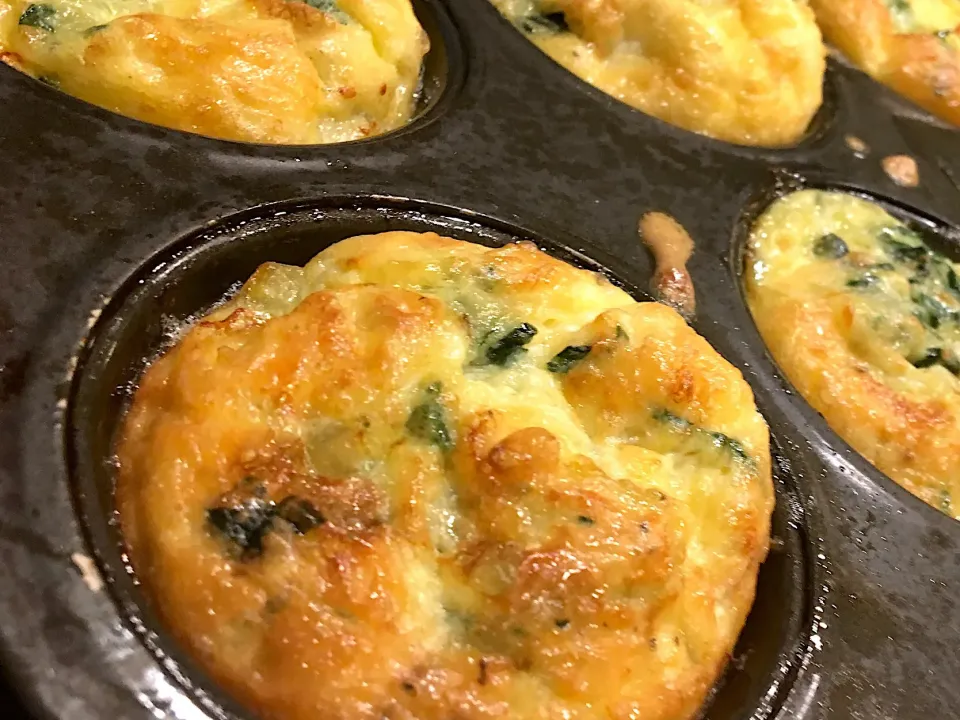 Mini spinach and onion frittatas|emilyDeSantoさん