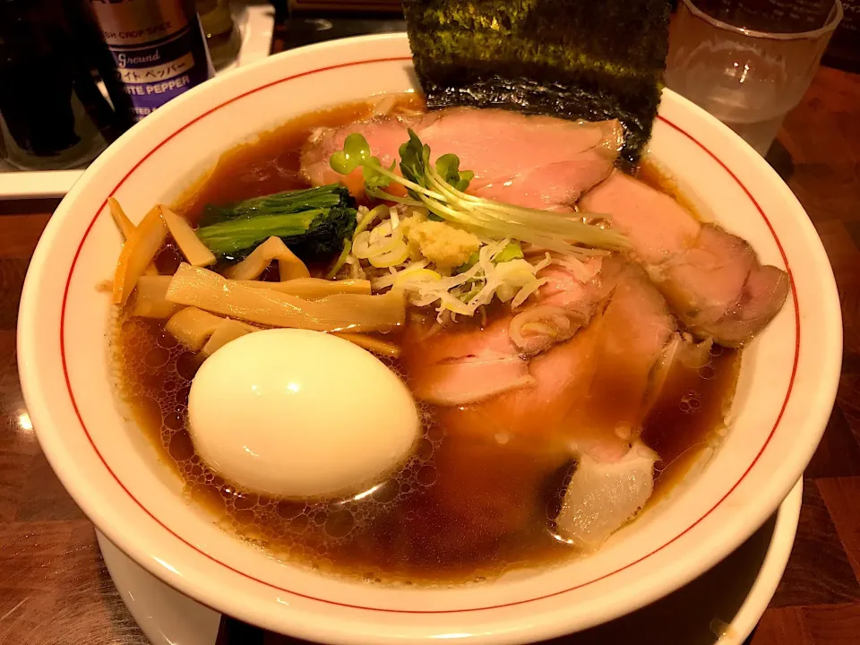 味玉ラーメンにレアチャーシュートッピング|マハロ菊池さん