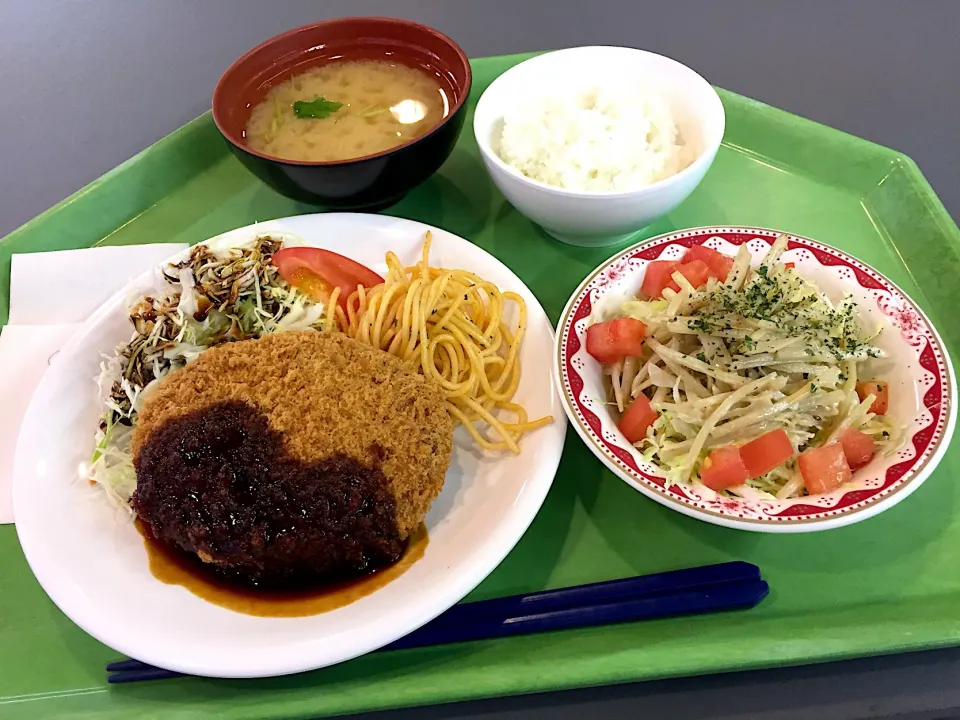 スパイシーメンチカツ、ごぼうサラダ|Tadahiko Watanabeさん