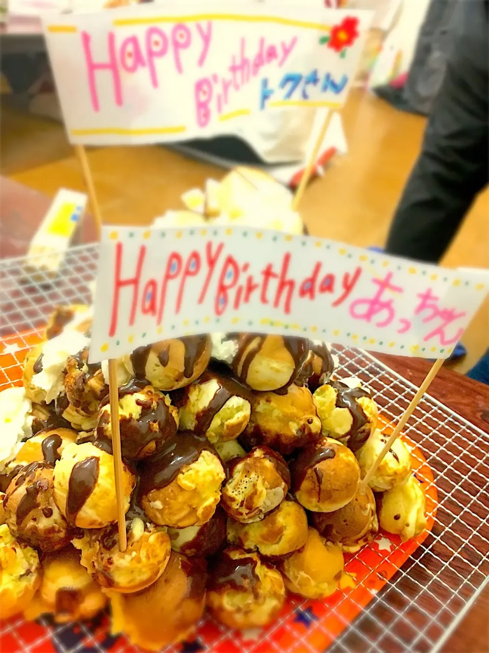 たこ焼き器で作ったベビーカステラ盛り。中にはりんご。りんご狩りのちの、お誕生日祝い即席ケーキ。|宮咲久美子さん