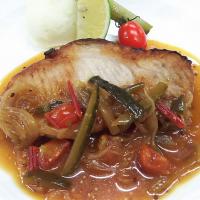 久しぶりの投稿♪

ポークロースのソテー～シャルキュティエール風～