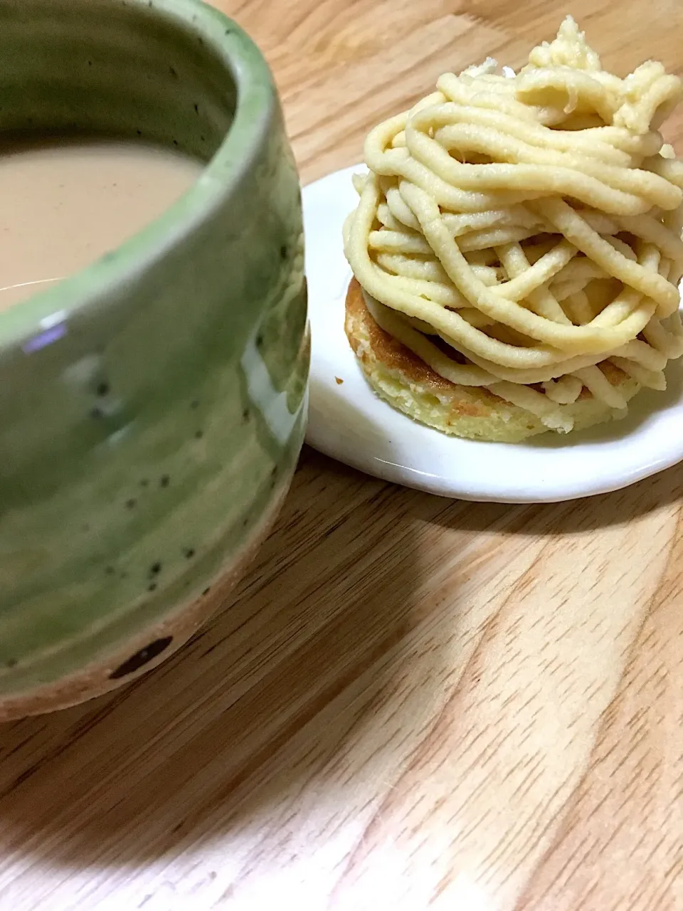 ホットケーキで作る簡単さつまいもモンブラン✧ •̀.̫•́✧|さくたえさん