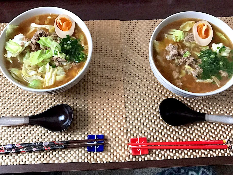 Snapdishの料理写真:寒い日にぴったり味噌ラーメン🍜|HATABOUさん