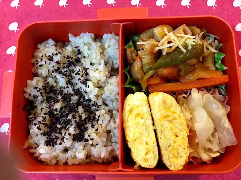 ♫今日のお弁当♫〜チキンのトマト煮マカロニ入りチーズ乗せ、だし巻き卵、キャベツのポンマヨ〜|Satokoさん