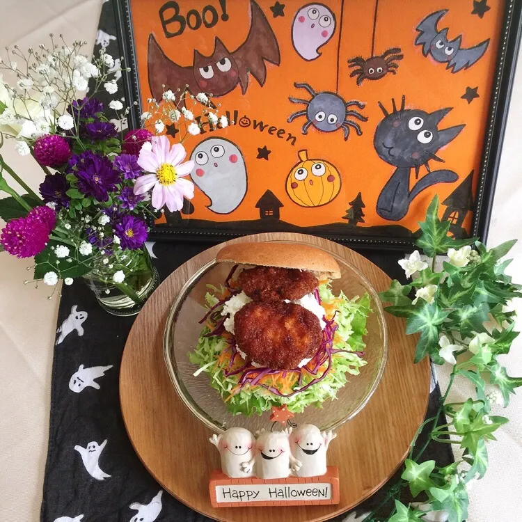 10/17❤︎ソースチキンかつベーグルサンド❤︎ 
ハロウィンボード🎃👻
#お昼ごはん #ランチ #おうちごはん #ベーグルサンド #ハロウィン #ハロウィンボード #手作り|Makinsさん