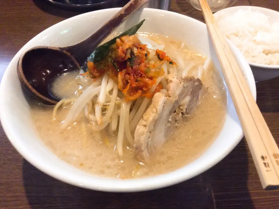 今日も寒かったですね〜〜🍜🍥😋
一指禅さんのもやしラーメン❣️|アライさんさん