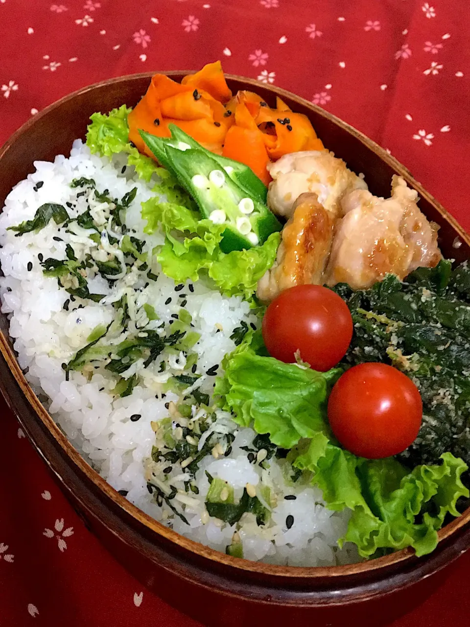 Snapdishの料理写真:夫お弁当☆ #にんじんしりしり #鶏肉の塩レモン焼き #ほうれん草の胡麻和え|かねしろ食堂さん