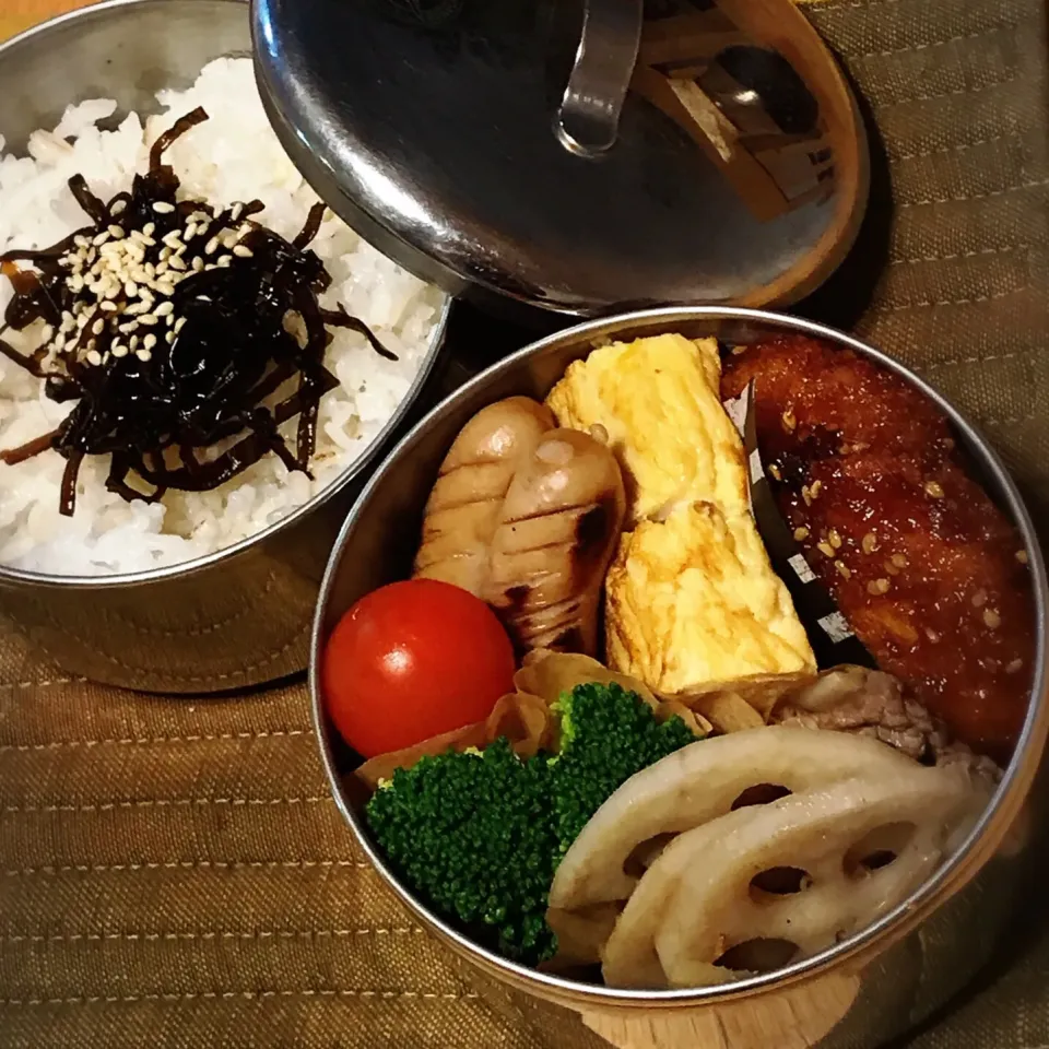 Snapdishの料理写真:レンコンと牛肉の煮物弁当🍱
#中学生男子弁当 #弁当 #お弁当|ちっくんさん