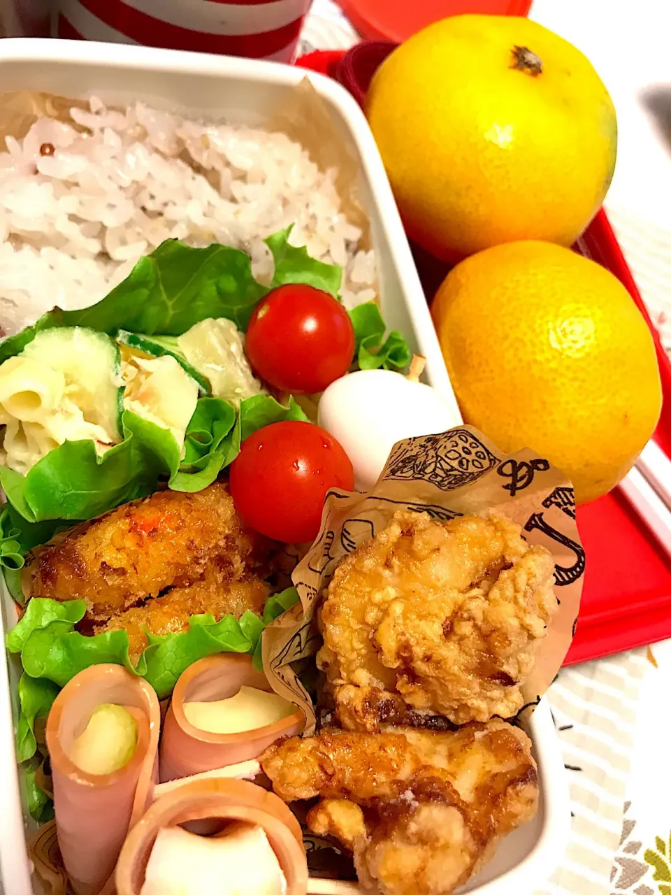 Snapdishの料理写真:女子高校生用 唐揚げ弁当|riorieさん