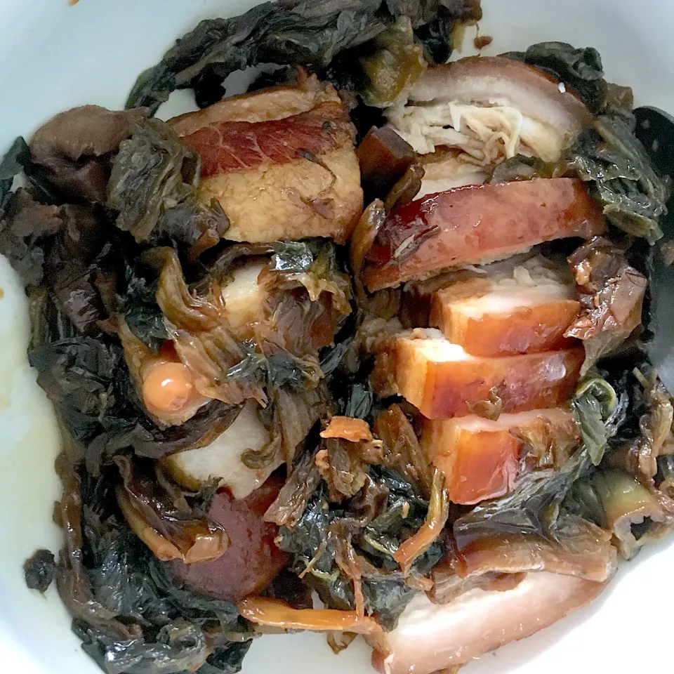 Pork belly braised with sweet preserved mustard|Ong Sor Fernさん