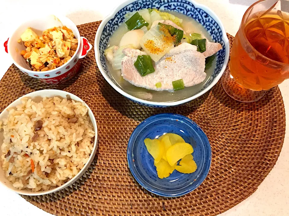 Snapdishの料理写真:#豚ロースと野菜の鍋煮#炊き込みごはん#麻婆豆腐|zoemocさん