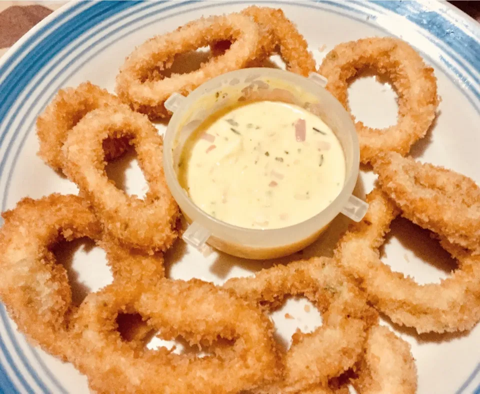 Snapdishの料理写真:Chicharrón de Calamares al panko con salsa tártara|Justo Romeroさん