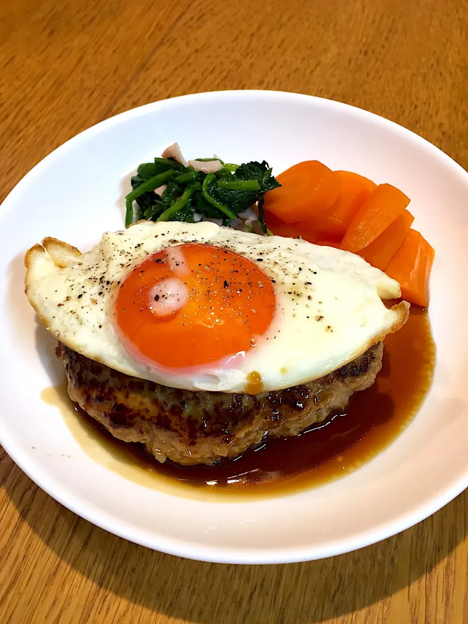 目玉焼きハンバーグ|まつださんさん