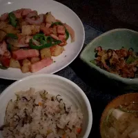 ひとり夜飯 ジャーマンポテト  大根の葉炒め 炊き込みご飯 豆腐と油揚げの味噌汁|リン☆さん