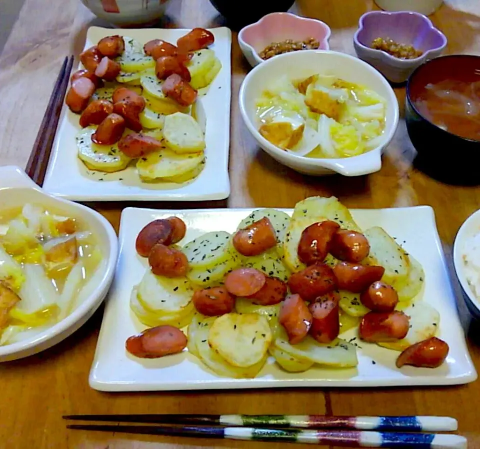 Snapdishの料理写真:ジャーマンポテト 白菜と厚揚げのトロトロ煮込み 玉ねぎとトマトの味噌汁|かおちゃんさん