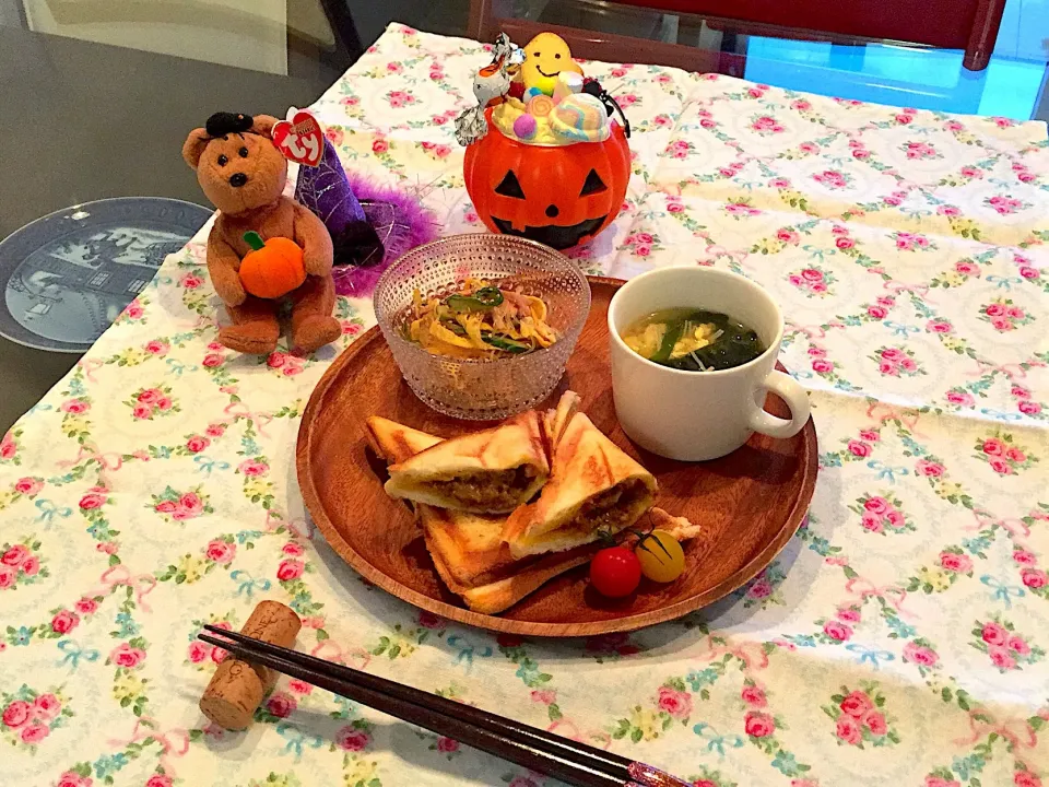 ホットサンド カレーチーズ
春雨サラダ
中華スープ|Hitomiさん