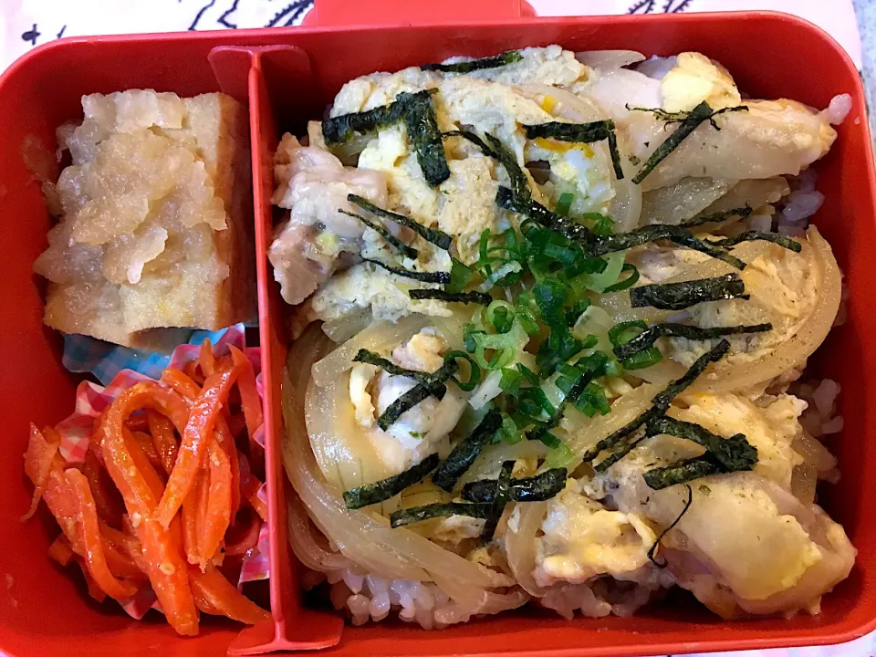 ♫今日のお弁当♫〜親子丼、厚揚げのおろし煮、人参の味噌きんぴら〜|Satokoさん