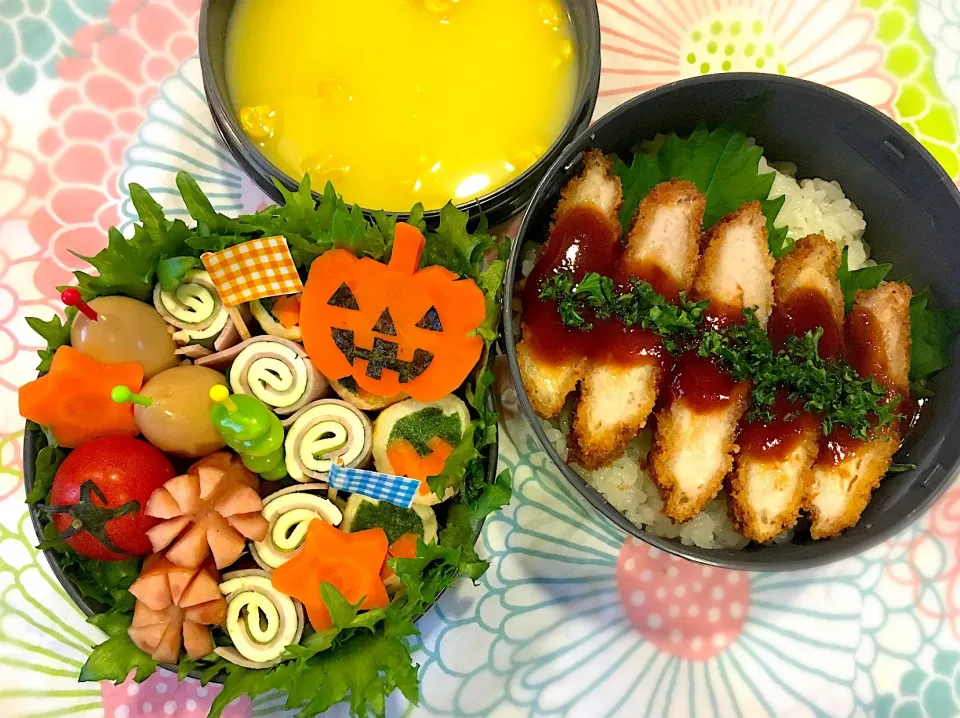 Snapdishの料理写真:長男、今日はミュージカル観劇でお弁当日🎃🍱✨|なかじー。さん