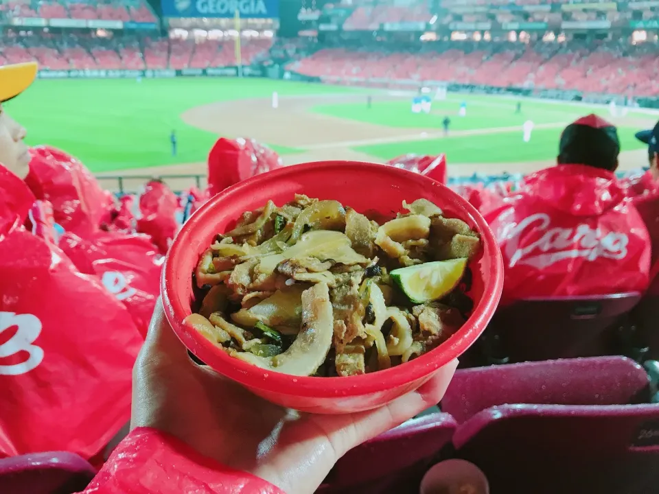 カープの勝利を信じて待っとけ
松茸しめじ豚丼|ちゃみこさん