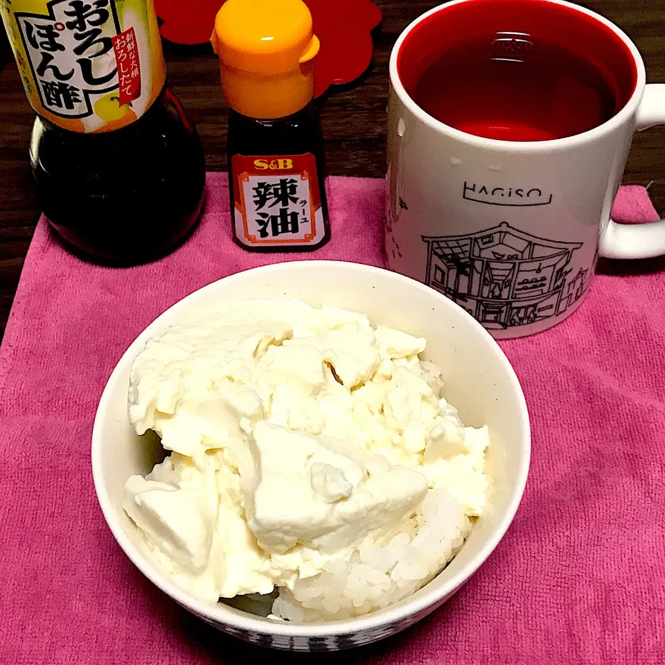 豆腐ごはん
ラー油がたまらなく合う(^-^)|こぢえさん