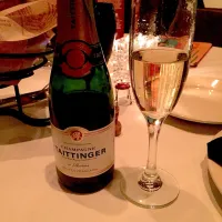 Snapdishの料理写真:Champagne|Jen Hembreeさん