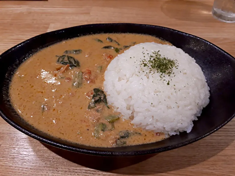 和ジアンカレー(ほうれん草 トマト ツナ)@KOSUGI CURRY #創作カレー|カリー仙人さん