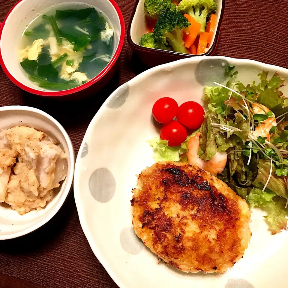 Snapdishの料理写真:焼きメンチカツ♡里芋のみそバター煮♡ほうれん草とほたてのスープ♡ブロッコリーの和え物♡|まゆかさん