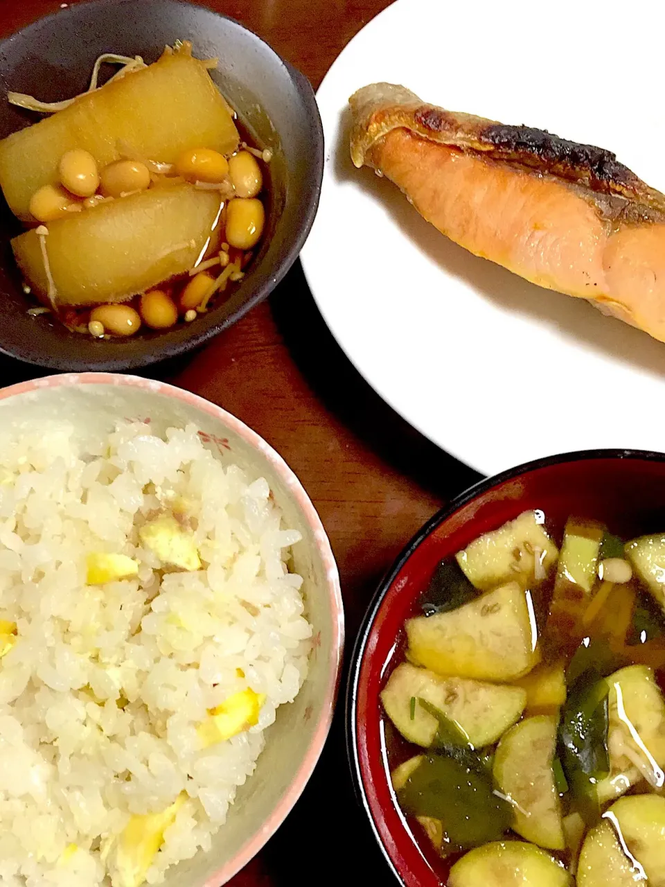 栗ご飯   塩鮭   大根の煮物    味噌汁|掛谷節子さん