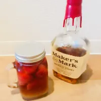 Snapdishの料理写真:#いちご漬ウィスキー #いちご #ウィスキー #makersmark #バーボン|ともさん