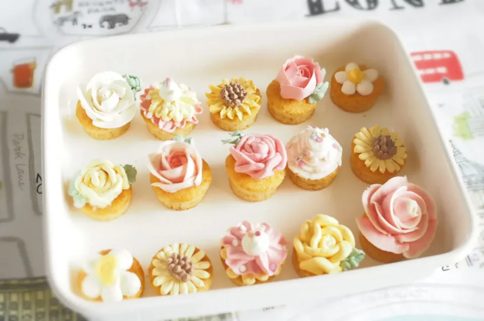 petite flower cup cake|Alley Catさん