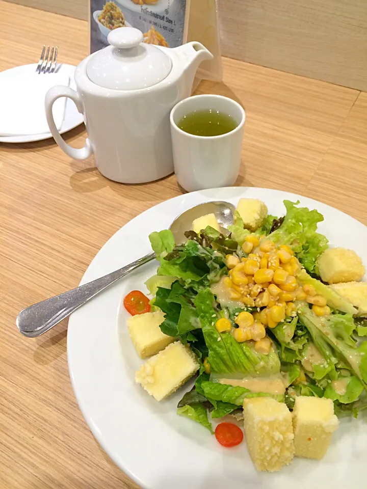 Fried Tofu salad@ChouNan.|Chalinee Kalyanamitraさん