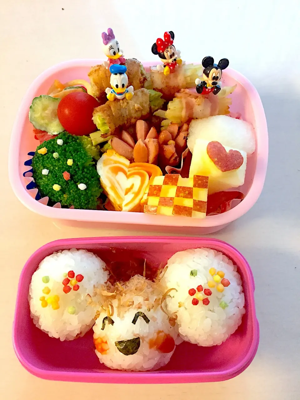 #娘弁当 #アスパラの肉巻き #細切りポテトのベーコン巻き #スパゲッティサラダ #目玉焼き巻|なぽちんさん